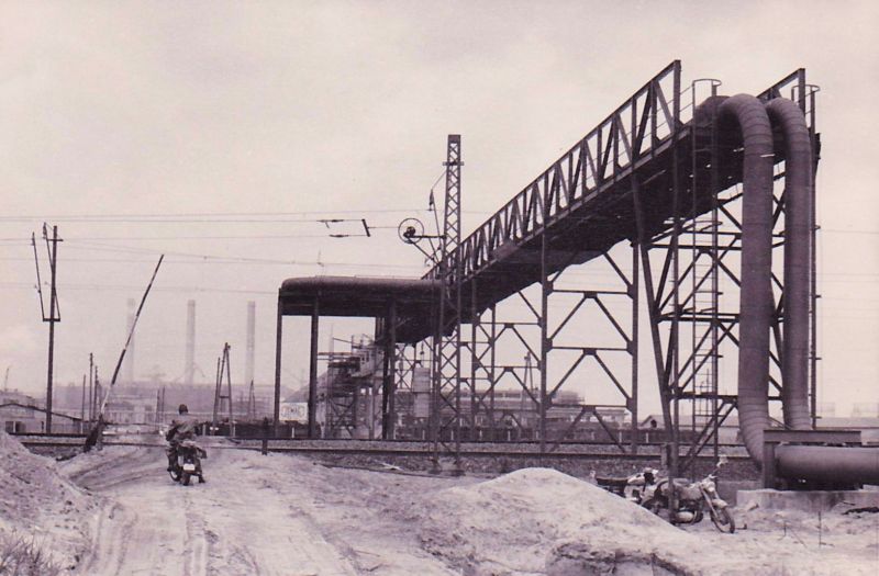 Historisches Bild einer Fernwärmeleitung