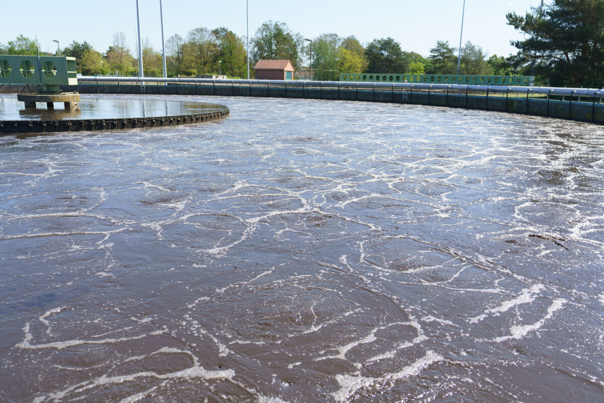 das Belebungsbecken bei der Abwasserreinigung