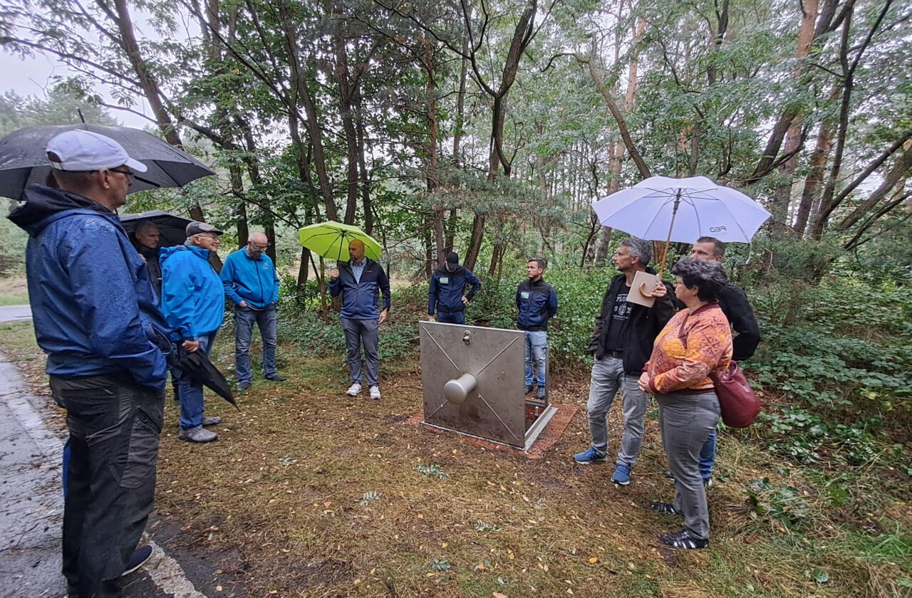 VBH präsentierte Trinkwasserqualität am Übergabeschacht in Burgneudorf.