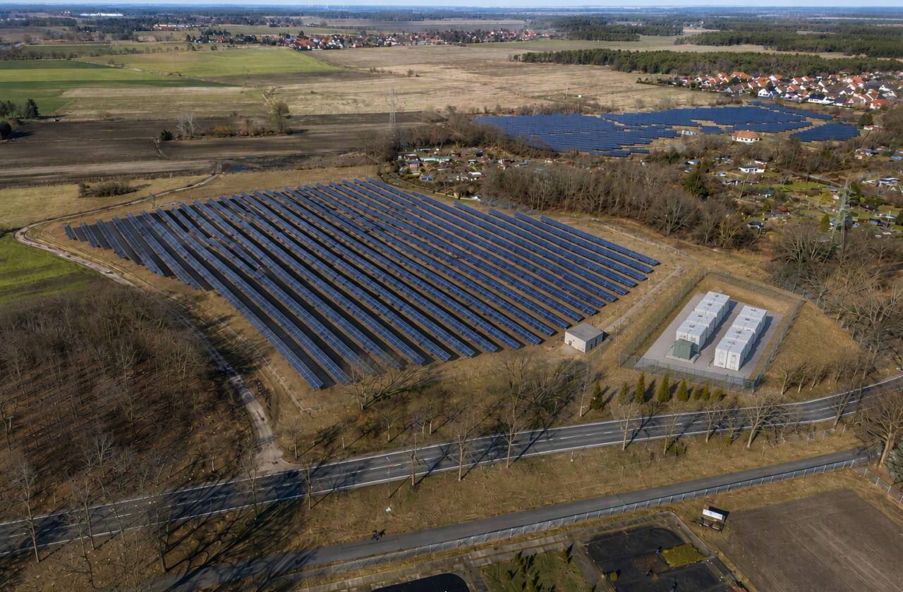 KI-generiertes Bild von erneuerbarer Energie an der Spremberer Chaussee